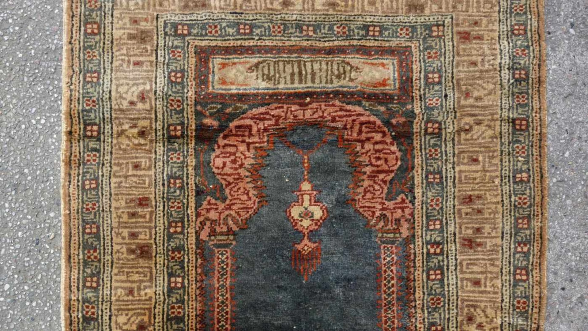 KLEINER TÜRKISCHER GEBETSTEPPICH / turkish praying rug, 20 Jh., mercerisierte Wolle und / oder - Image 4 of 9