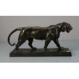 nach BAYRE, ANTOINE LOUIS (1795-1875), Skulptur / sculpture: "Schreitender Tiger", Bronze, hellbraun