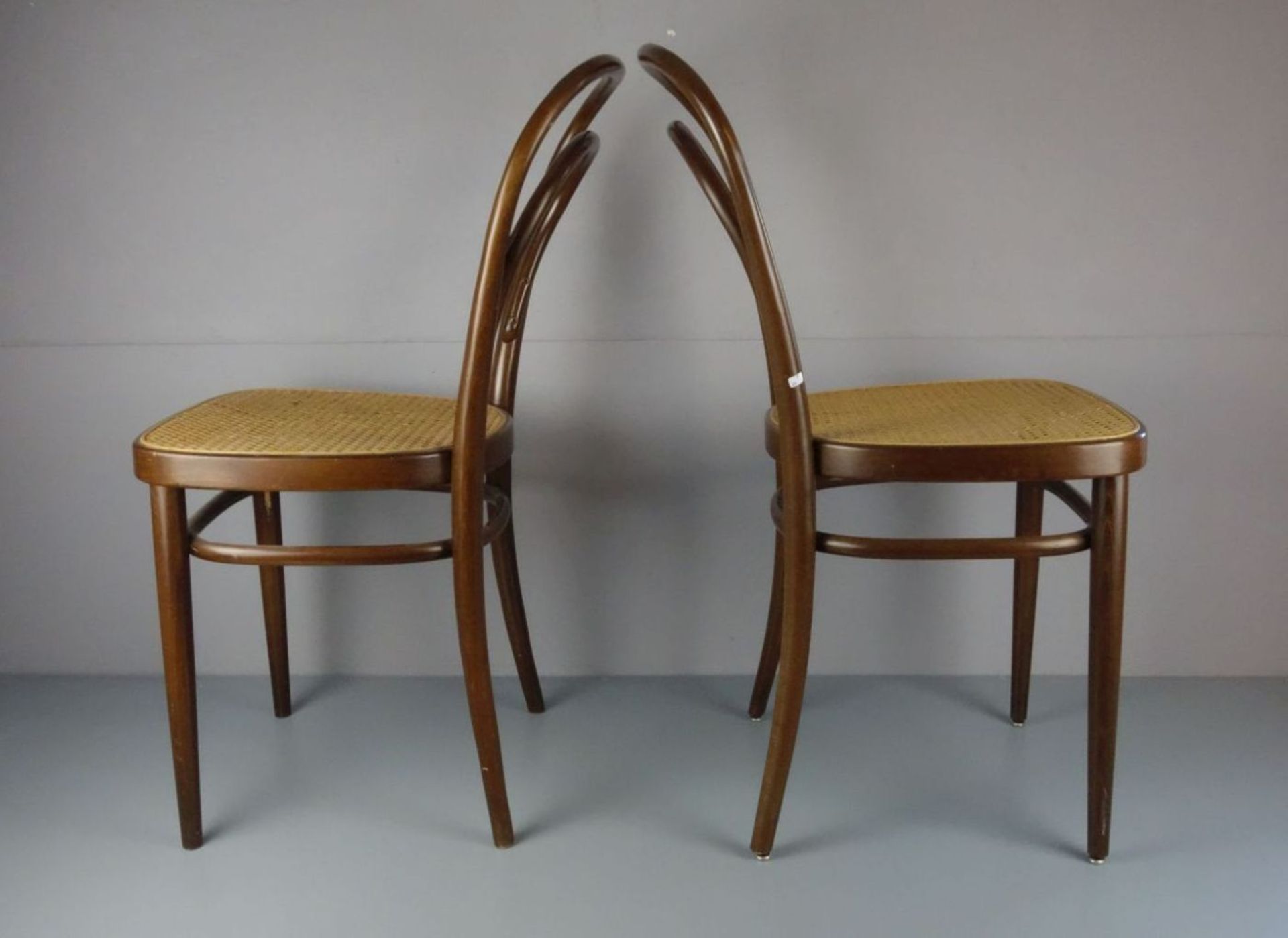 PAAR THONET BUGHOLZSTÜHLE MIT GEFLECHT / BISTROSTÜHLE / KAFFEEHAUSSTÜHLE / pair of chairs, Entwurf - Bild 2 aus 4