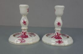 PAAR LEUCHTER / TISCHLEUCHTER / candle stands, Porzellan, Manufaktur Herend / Ungarn. Konischer