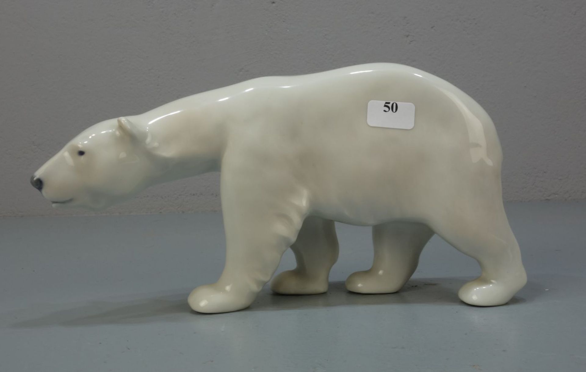 FIGUR: "Eisbär" / porcelain figure: "ice bear", Porzellan, Manufaktur Royal Copenhagen, Dänemark;