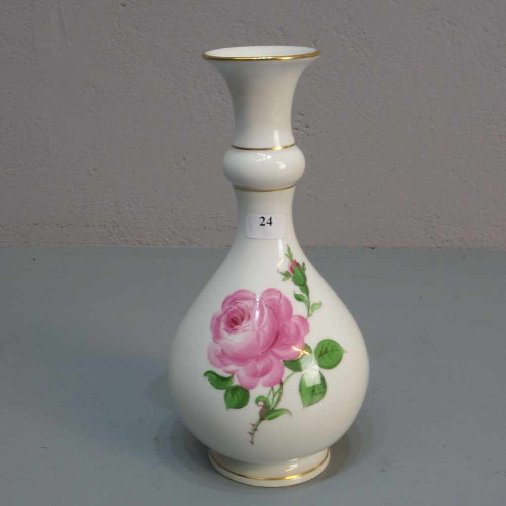 VASE, Porzellan, Manufaktur Meissen, unterglasurblaue Schwertermarke, Marke seit 1934 (zweifach