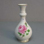 VASE, Porzellan, Manufaktur Meissen, unterglasurblaue Schwertermarke, Marke seit 1934 (zweifach