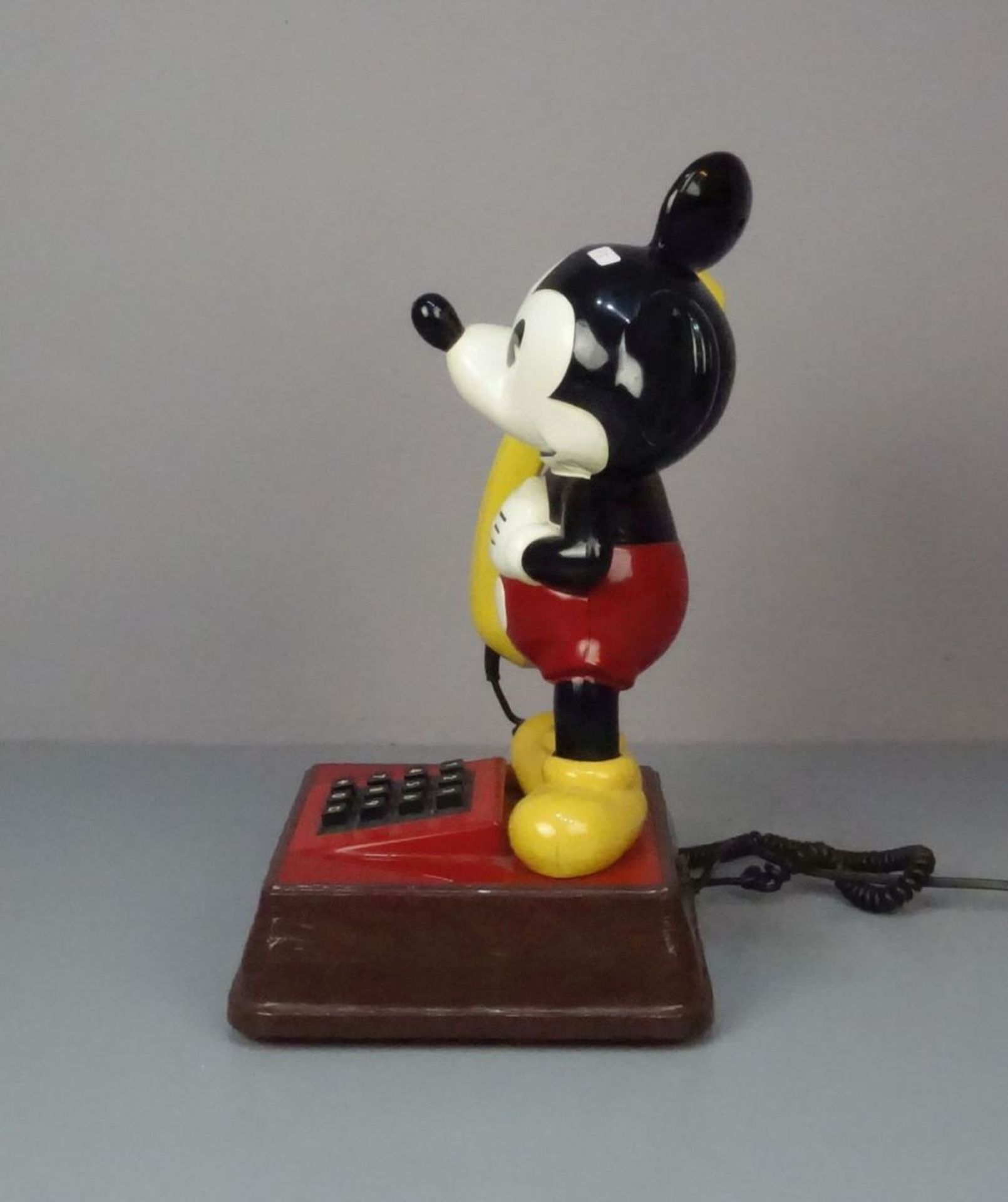 FIGÜRLICHES TELEFON "Micky Maus", 1970er Jahre, unter dem Stand bezeichnet "American - Bild 4 aus 5