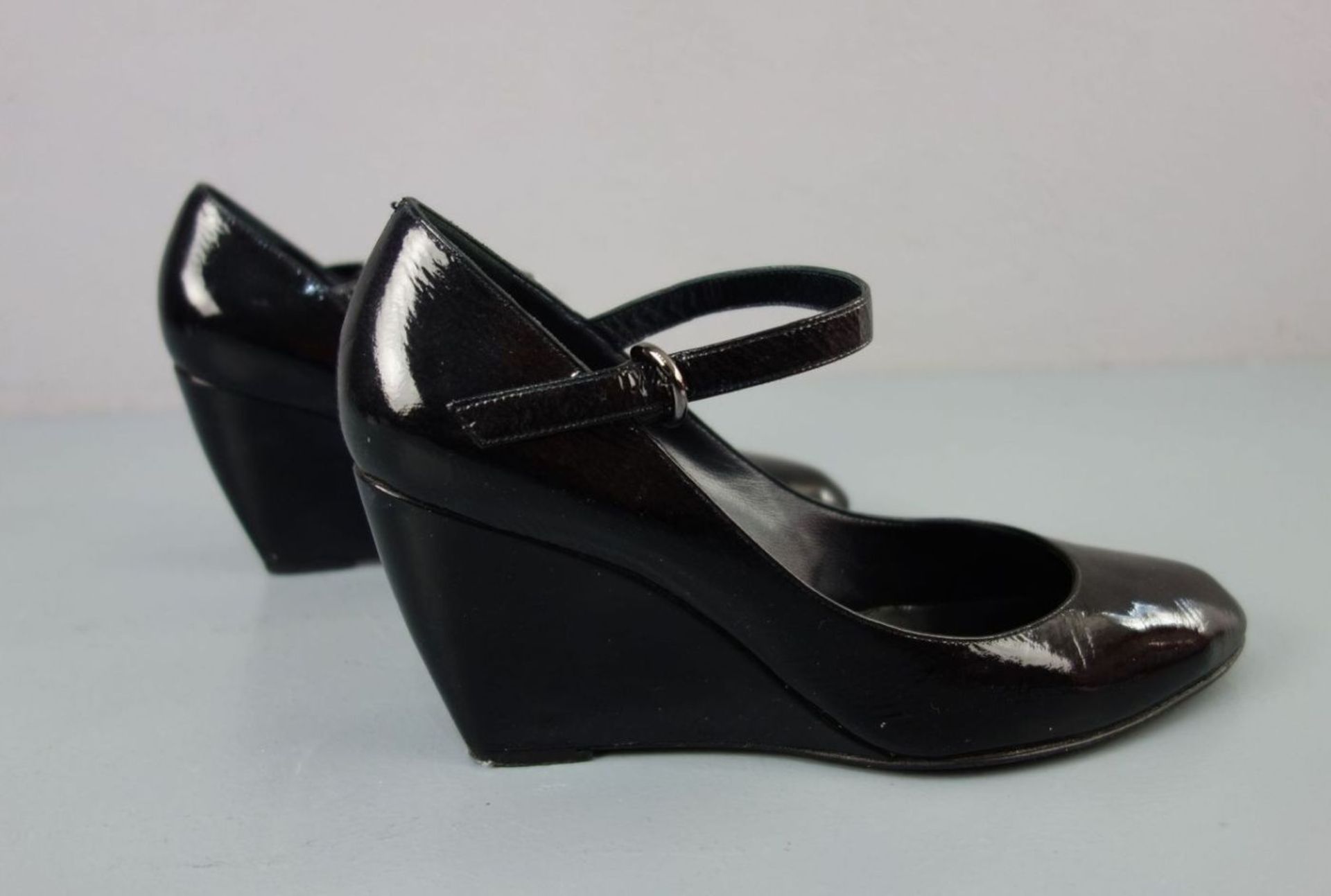 SERGIO ROSSI KEILPUMPS / women's shoes with wedge heel, Made in Italy, schwarzes Lackleder. Pumps - Bild 4 aus 6