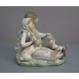 FIGURENGRUPPE / porcelain figures: "Junges Paar mit Hund", Porzellan, Manufaktur Lladro, Spanien,