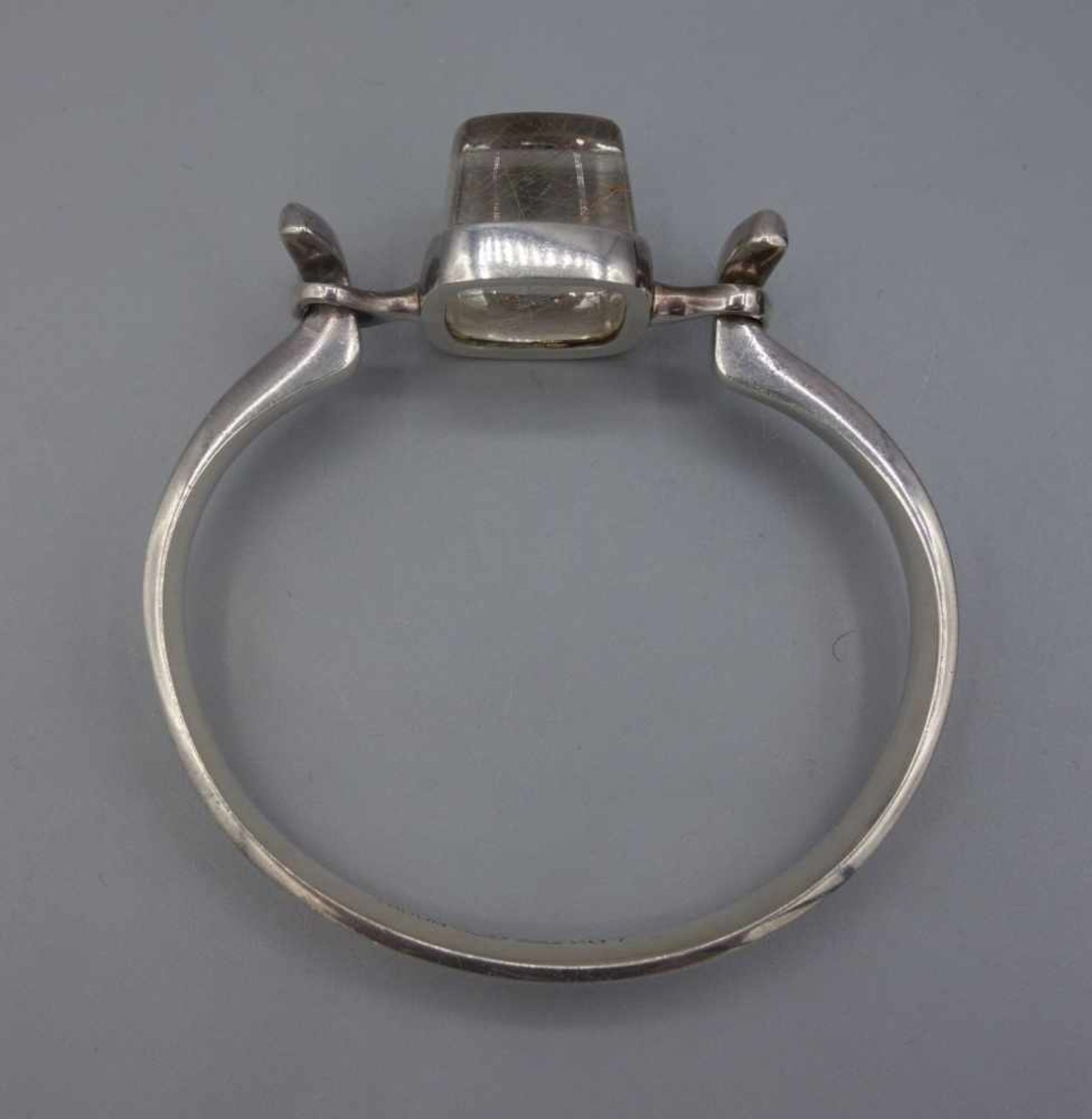 GEORG JENSEN - ARMREIF / bracelet, nach einem Entwurf von VIVIANA TORUN BÜLOW-HÜBE (1927-2004). - Bild 3 aus 4