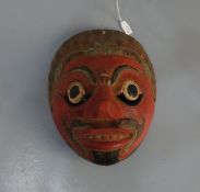 WAYANG TOPENG MASKE / mask, Holz, geschnitzt und farbig gefasst, Java / Indonesien. Aufgewölbte