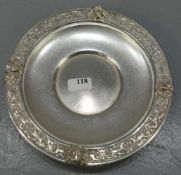 SILBERNE FUSSSCHALE mit Renaissance-Dekor, 800er Silber (132,5 g), gepunzt mit Halbmond, Krone,