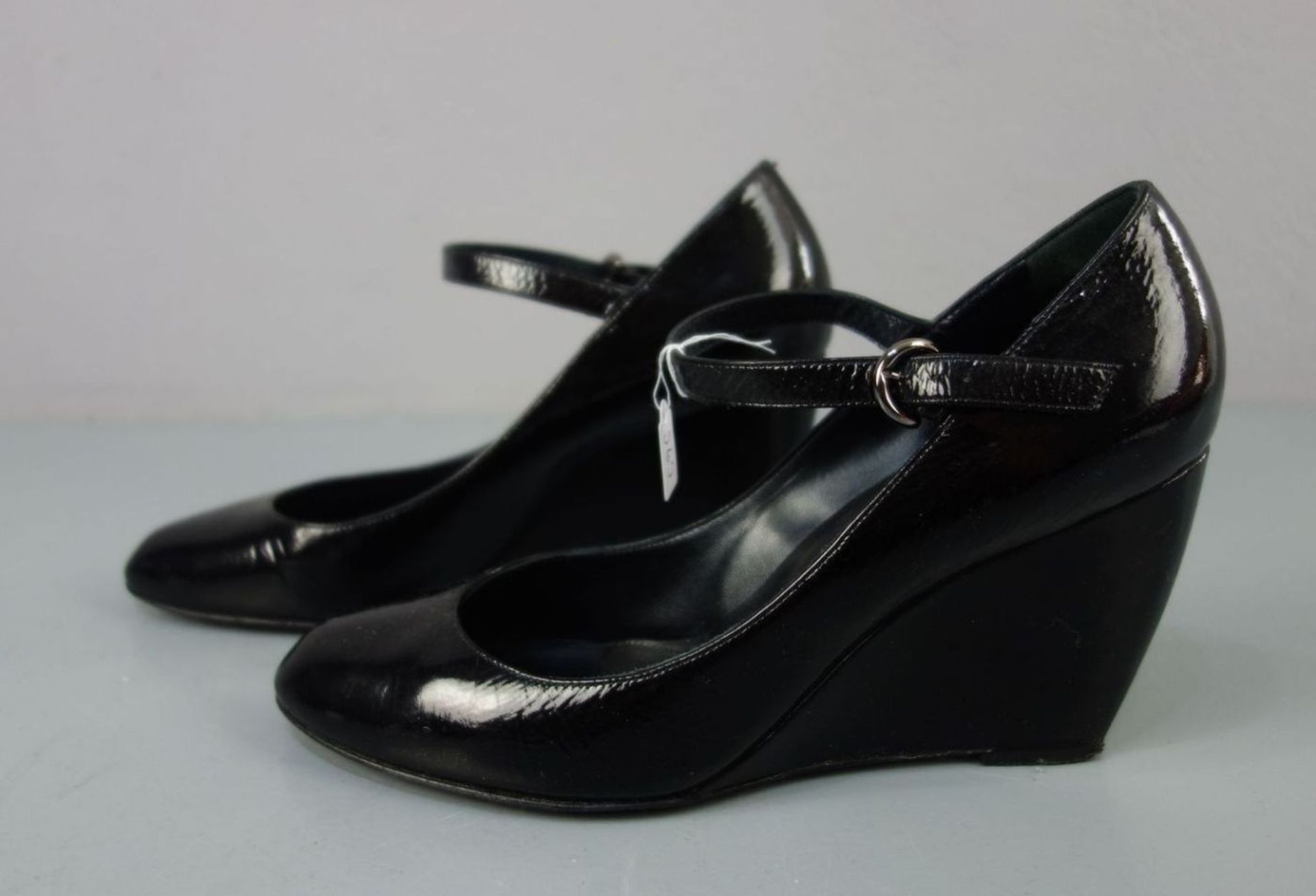 SERGIO ROSSI KEILPUMPS / women's shoes with wedge heel, Made in Italy, schwarzes Lackleder. Pumps - Bild 2 aus 6