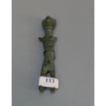 SKULPTUR / miniature sculpture, Bronze, grün patiniert, Herkunft und Alter unbestimmt. Figürliche
