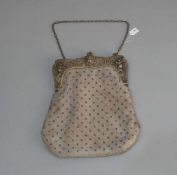 ART DÉCO - BÜGELTASCHE / TASCHE MIT PERLSTICKEREI / HANDTASCHE / handbag, 1920er Jahre.