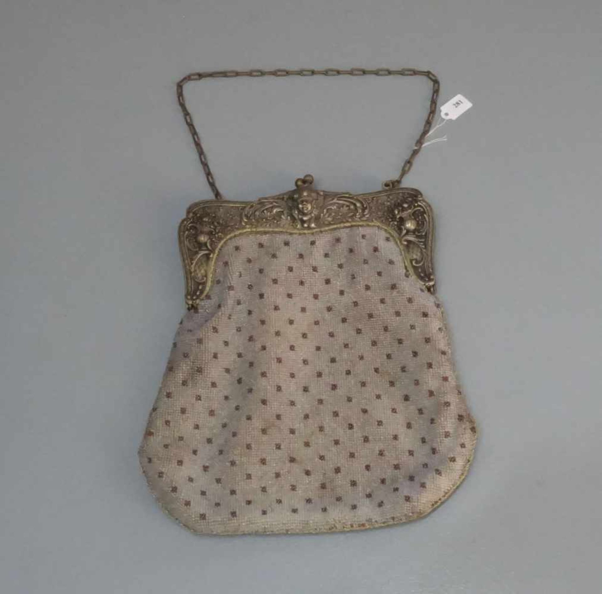 ART DÉCO - BÜGELTASCHE / TASCHE MIT PERLSTICKEREI / HANDTASCHE / handbag, 1920er Jahre.