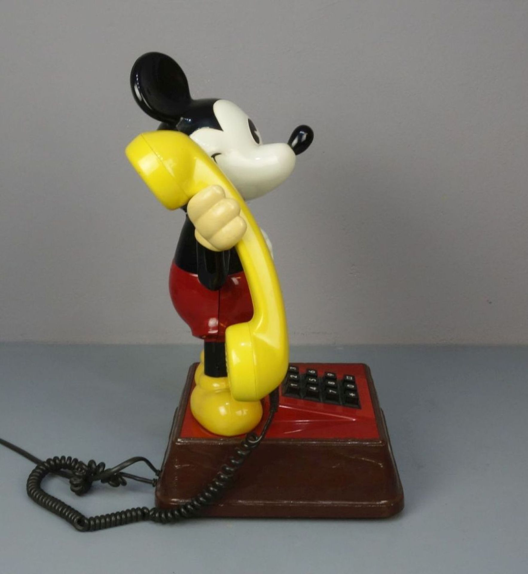 FIGÜRLICHES TELEFON "Micky Maus", 1970er Jahre, unter dem Stand bezeichnet "American - Bild 2 aus 5