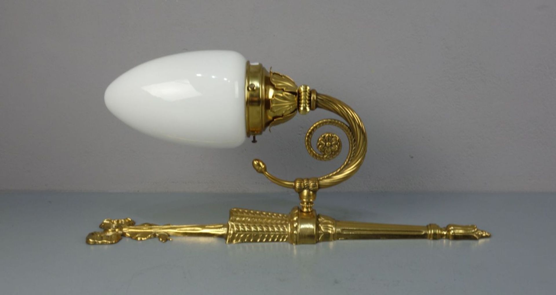 WANDLEUCHTER aus einem Luxusliner der Flussschifffahrt (Reederei Scylla Tours) / lamp, gearbeitet in - Image 2 of 3