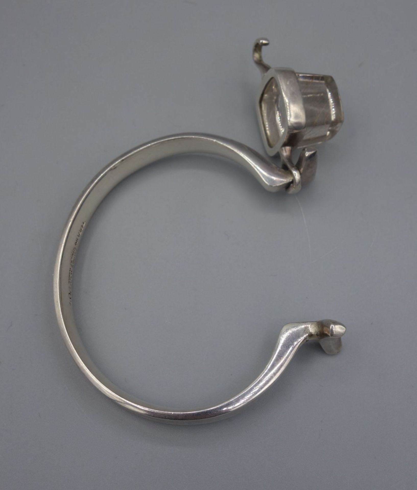 GEORG JENSEN - ARMREIF / bracelet, nach einem Entwurf von VIVIANA TORUN BÜLOW-HÜBE (1927-2004). - Bild 4 aus 4