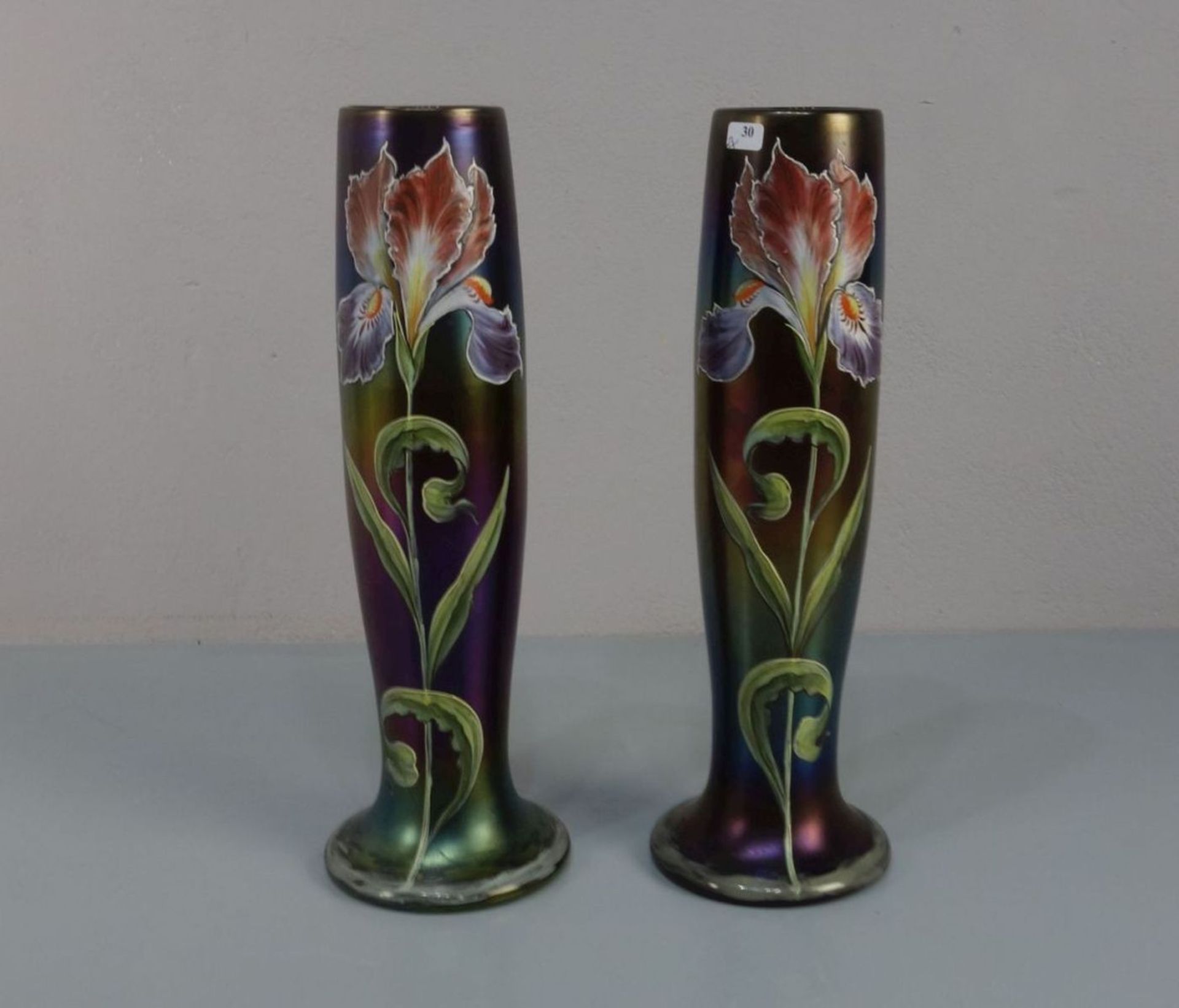 JUGENDSTIL VASENPAAR MIT FLEUR DE LIS - MOTIV / pair of art nouveau vases, Glas, Ferdinand von