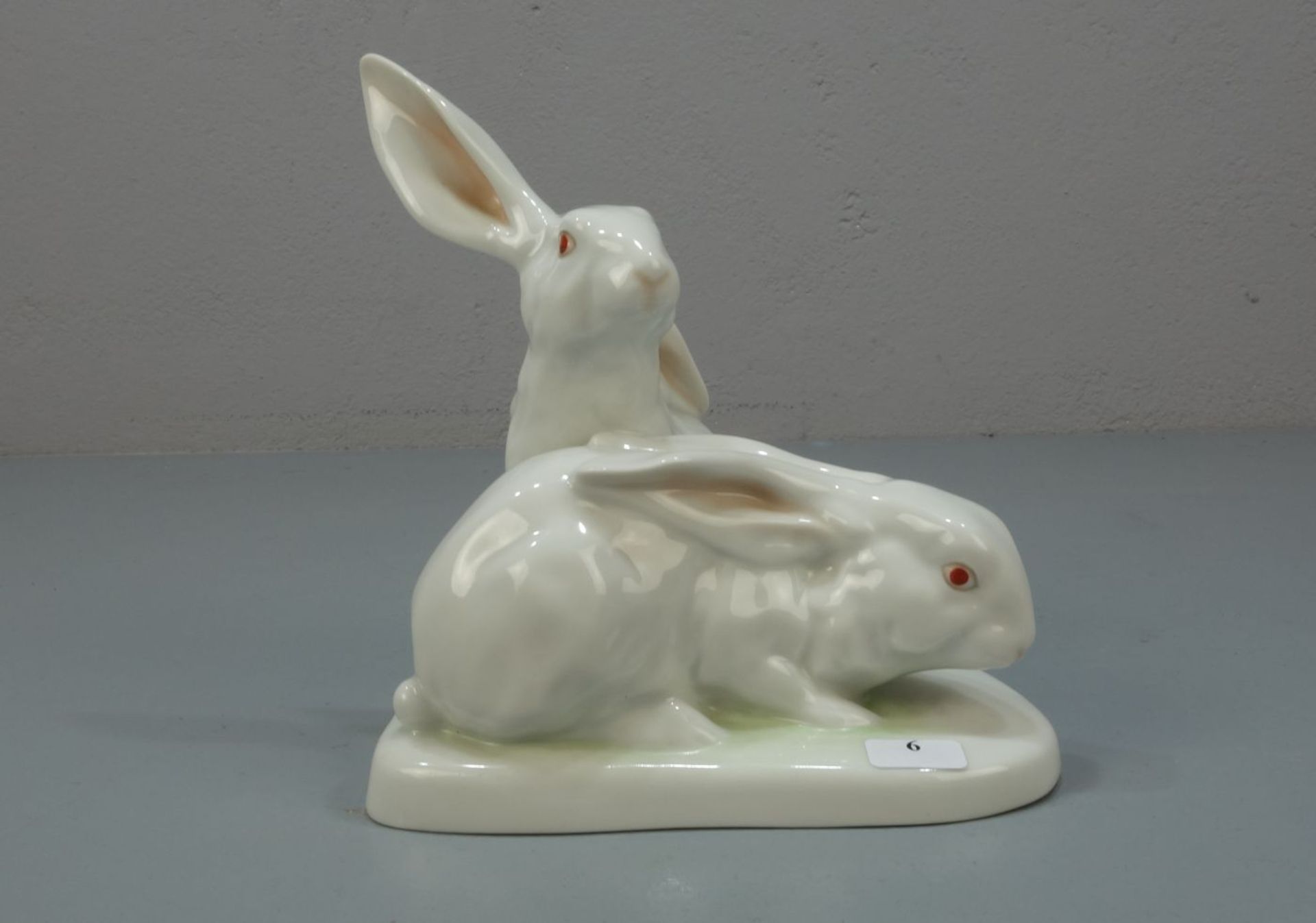 FIGURENGRUPPE "Hasen / Kaninchen", Porzellan, Manufaktur Herend, Ungarn, unter dem Stand