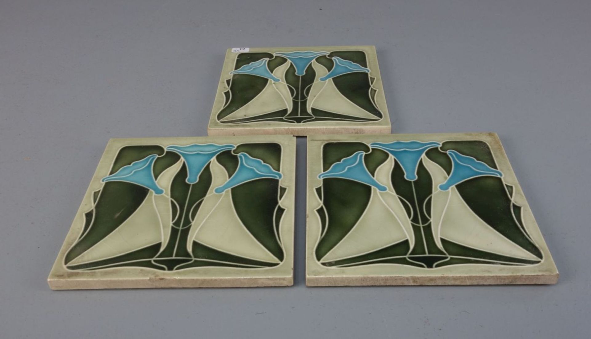 3 JUGENDSTILFLIESEN / art nouveau tiles, heller Scherben, um 1900, dreifarbig glasiert mit - Bild 2 aus 7