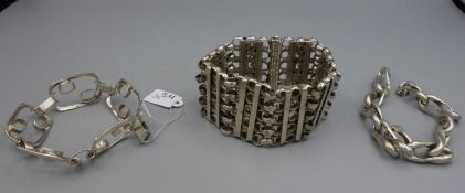 KONVOLUT VON 3 ARMBÄNDERN / bracelets, Silber (insgesamt 222 g). 1. Armband aus 835er Silber,