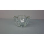 SCHALE / ASCHER, Glas mit Silbermonturen aus 800er Silber. Sternförmig facettierter Stand,