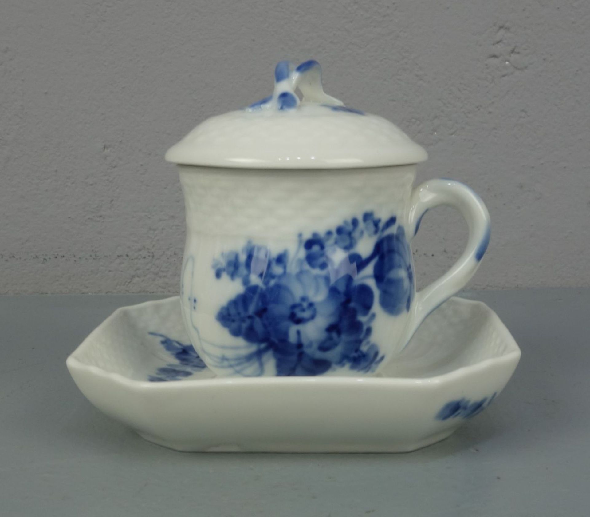 DECKELTASSEN / MOCK TURTLE - TASSEN / SCHOKOLADENTASSEN "Blaue Blume" / porcelain cups, Porzellan, - Image 3 of 7