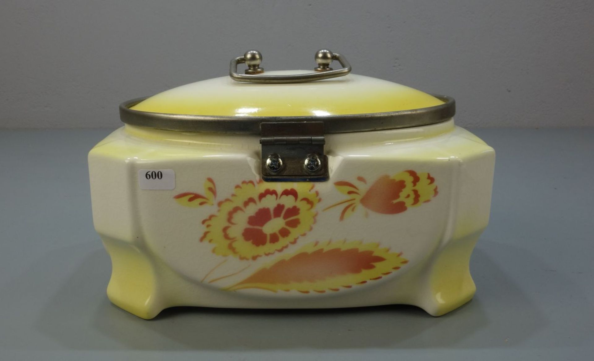 ART DÉCO BISKUITDOSE / DECKELDOSE / ceramic box, Keramik mit Metallmonturen, um 1920 /1930; heller - Bild 4 aus 5