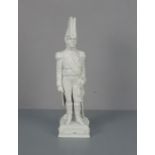 PORZELLANFIGUR "General Bertrand (1773-1844)", aus einer Serie von Generälen der Armee Napoleons.