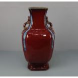 GROSSE OCHSENBLUT-VASE / Sang-de-Boeuf-Vase / chinese ox blood vase, China, wohl 20. Jh., Keramik