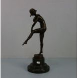 nach CHIPARUS, DÉMETRE HARALAMB (1886-1947), Skulptur / sculpture: "Weiblicher Harlekin", 20. Jh.,