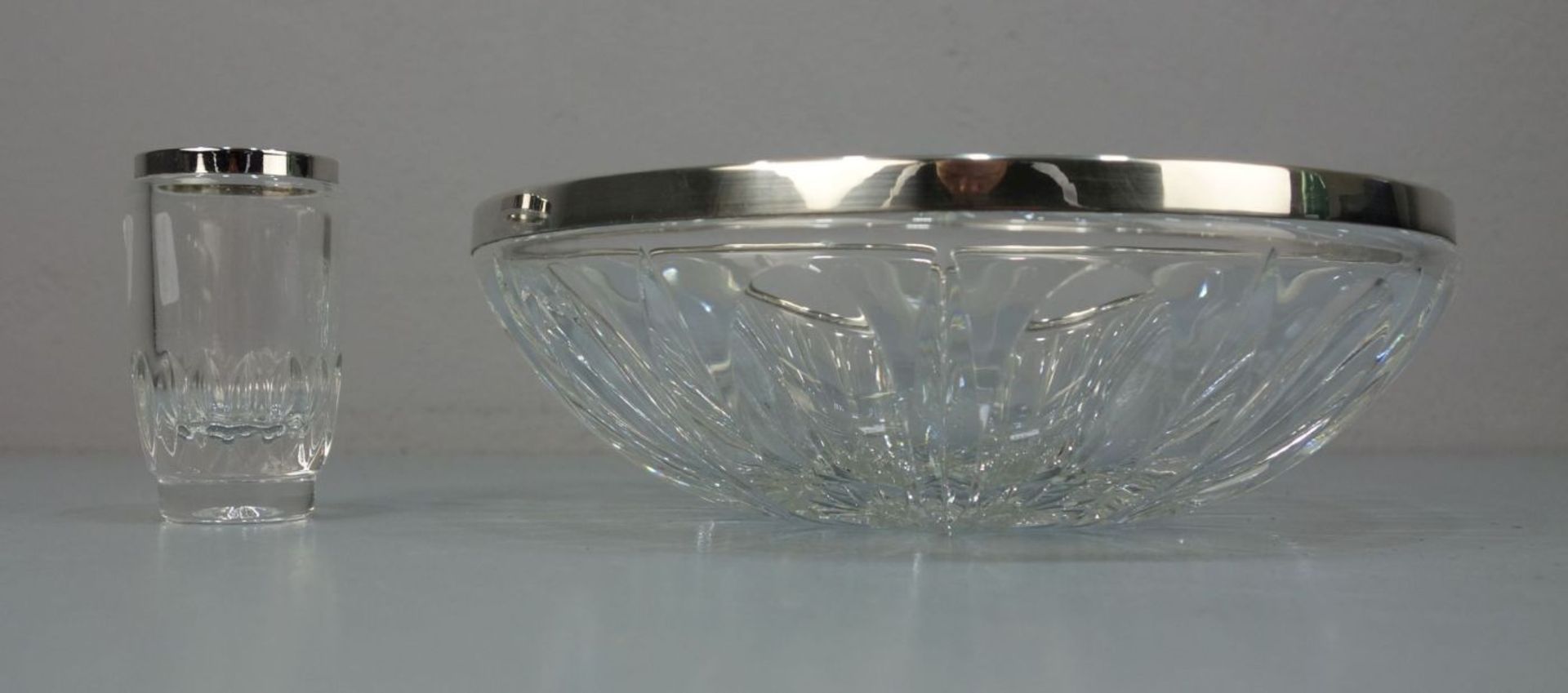 SCHALE UND VASE MIT SILBERMONTUR / glas-vase and glas-bowl with a silver mount, 20. Jh.. 1) - Bild 4 aus 4