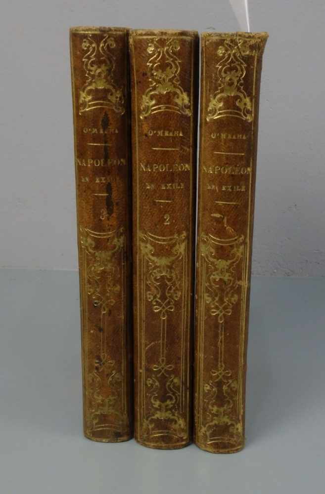 BÜCHER "NAPOLÉON EN EXIL": "Napoléon en Exil, ou l'echo des St.-Héléne, ouvrage contenant les - Image 2 of 3