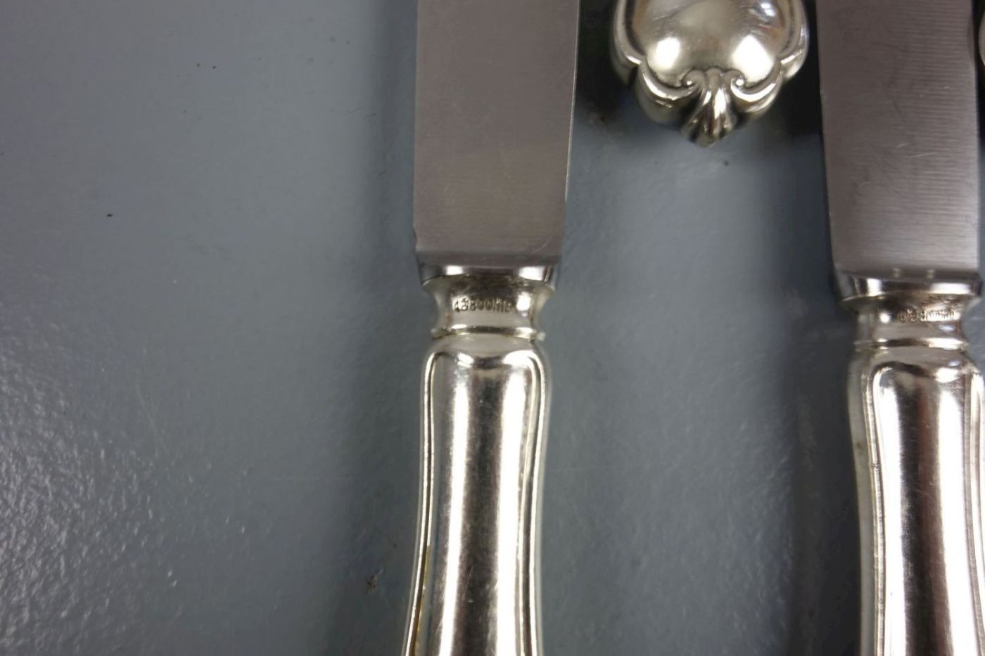 SILBERNES SPEISEBESTECK FÜR 6 PERSONEN / silver cutlery, wohl 1930er, deutsch, 800er Silber, - Bild 2 aus 3