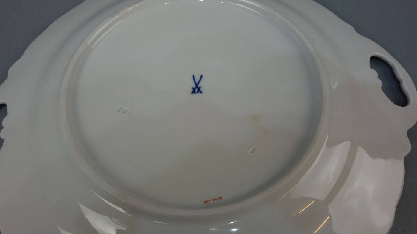 SCHALE MIT SEITLICHEN HANDHABEN / GEBÄCKTELLER / bowl, Porzellan, Manufaktur Meissen, - Bild 3 aus 3