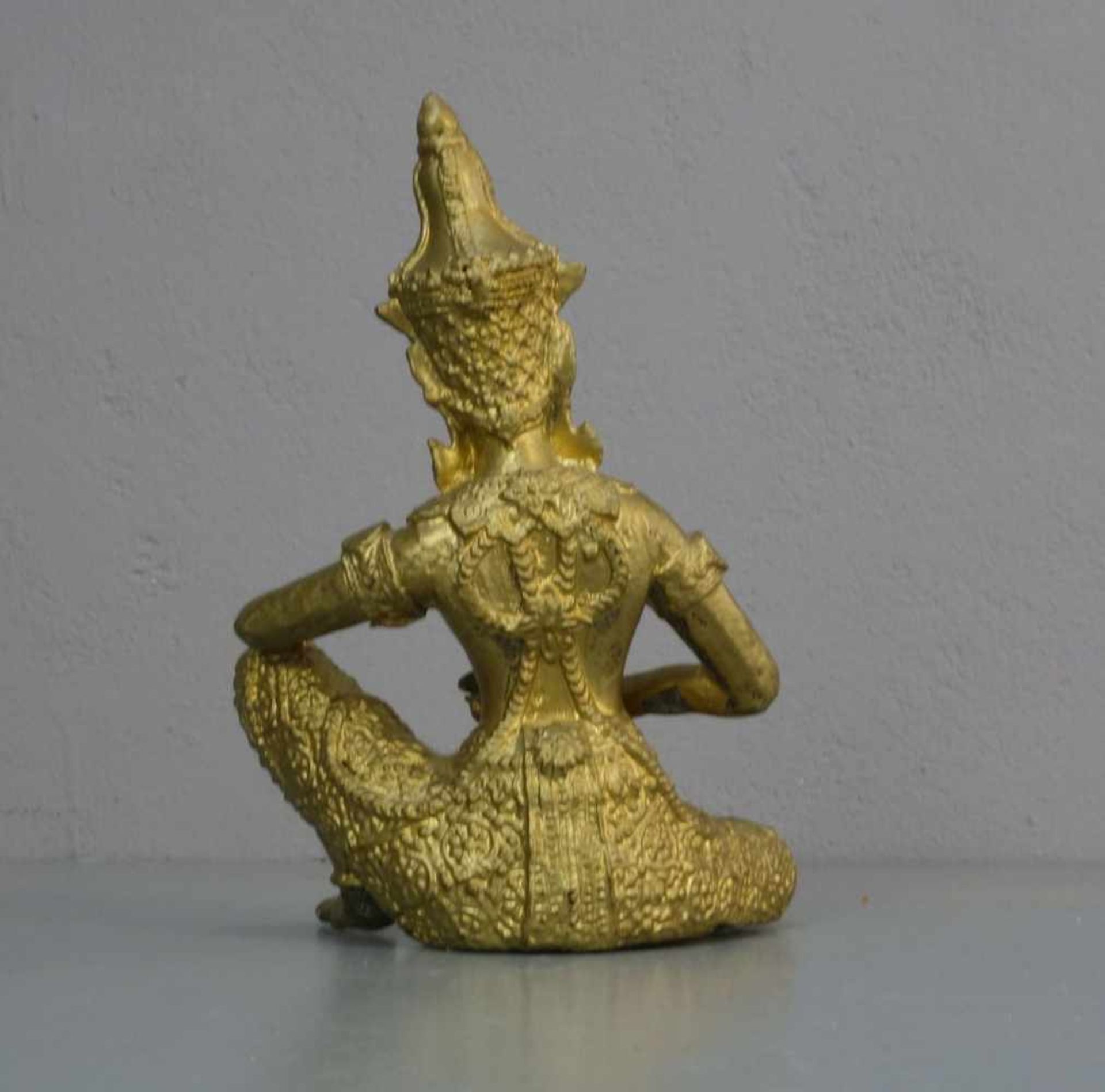 SKULPTUR / sculpture: "Tempelwächter", Bronze mit Goldbronzierung, wohl Thailand, 20. Jh.. - Bild 3 aus 5