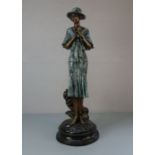 nach PILET, LEON (Paris 1840- 1916 ebd.), Skulptur / sculpture: "Junge Frau mit Blüten", Bronze,
