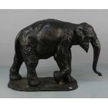ANIMALIER / TIER - BILDHAUER DES 20. JH., Skulptur / sculpture: "Schreitender Elefant", Bronze -