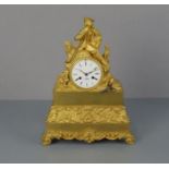 FIGÜRLICHE PENDULE / KAMINUHR "Wanderer auf der Rast" / fire place clock, Frankreich, um 1840.