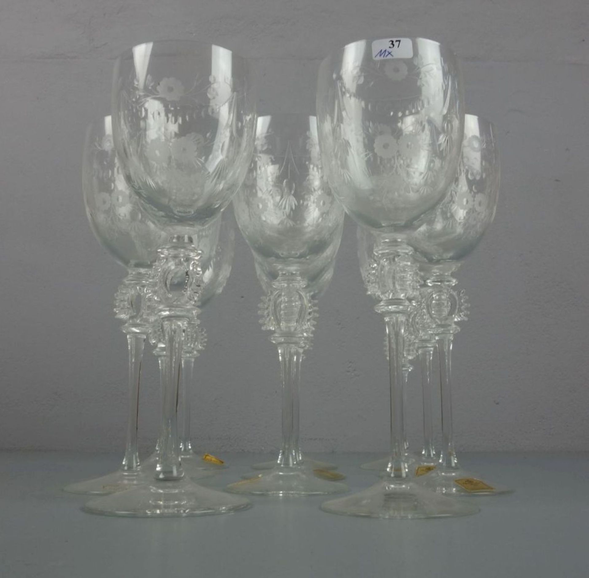 11 GLÄSER / WEINGLÄSER / 11 wine glasses, Manufaktur Theresienthal, Zwiesel, auf dem Stand gemarkt - Bild 2 aus 5