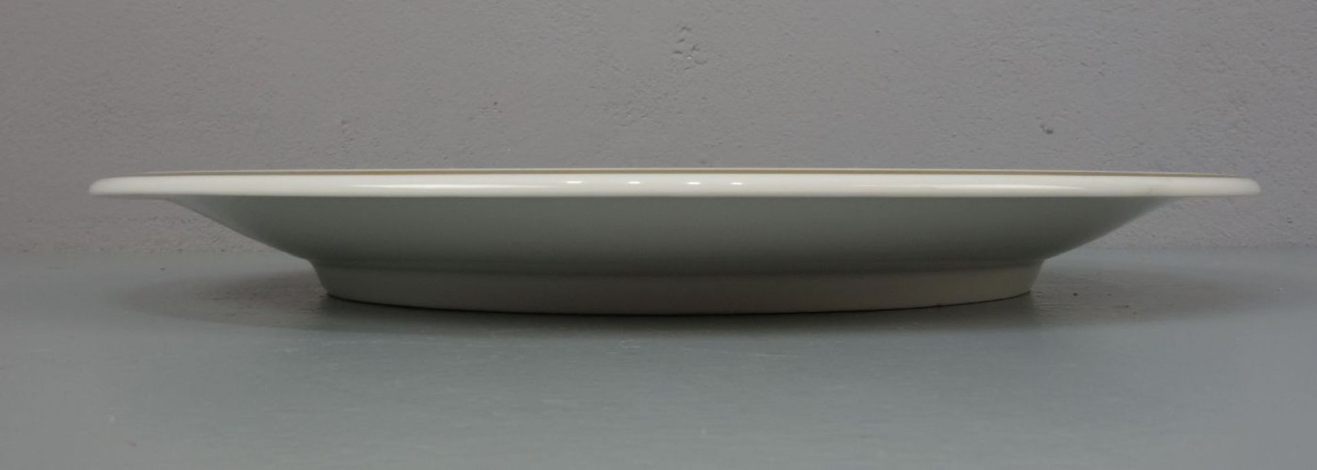TELLER / WANDTELLER / plate, Porzellan, Manufaktur Meissen, unterglasurblaue Schwertermarke, Marke - Bild 2 aus 3