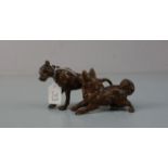 WIENER BRONZE / SKULPTUR / sculpture: "Laufende Hunde", Bronze, hellbraun patiniert und mit