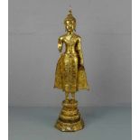 MANDALAY-BUDDHA, wohl 20. Jh., Thailand, Bronze mit Goldfassung. Vollplastische figürliche