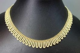 UNO A ERRE - COLLIER, Italien, 750er Gelbgold (50,2 g); anschmiegsame, elegante Form mit