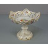 SCHALE / FUSSSCHALE / DURCHBRUCHSCHALE / bowl on a stand, Porzellan, Manufaktur Meissen,