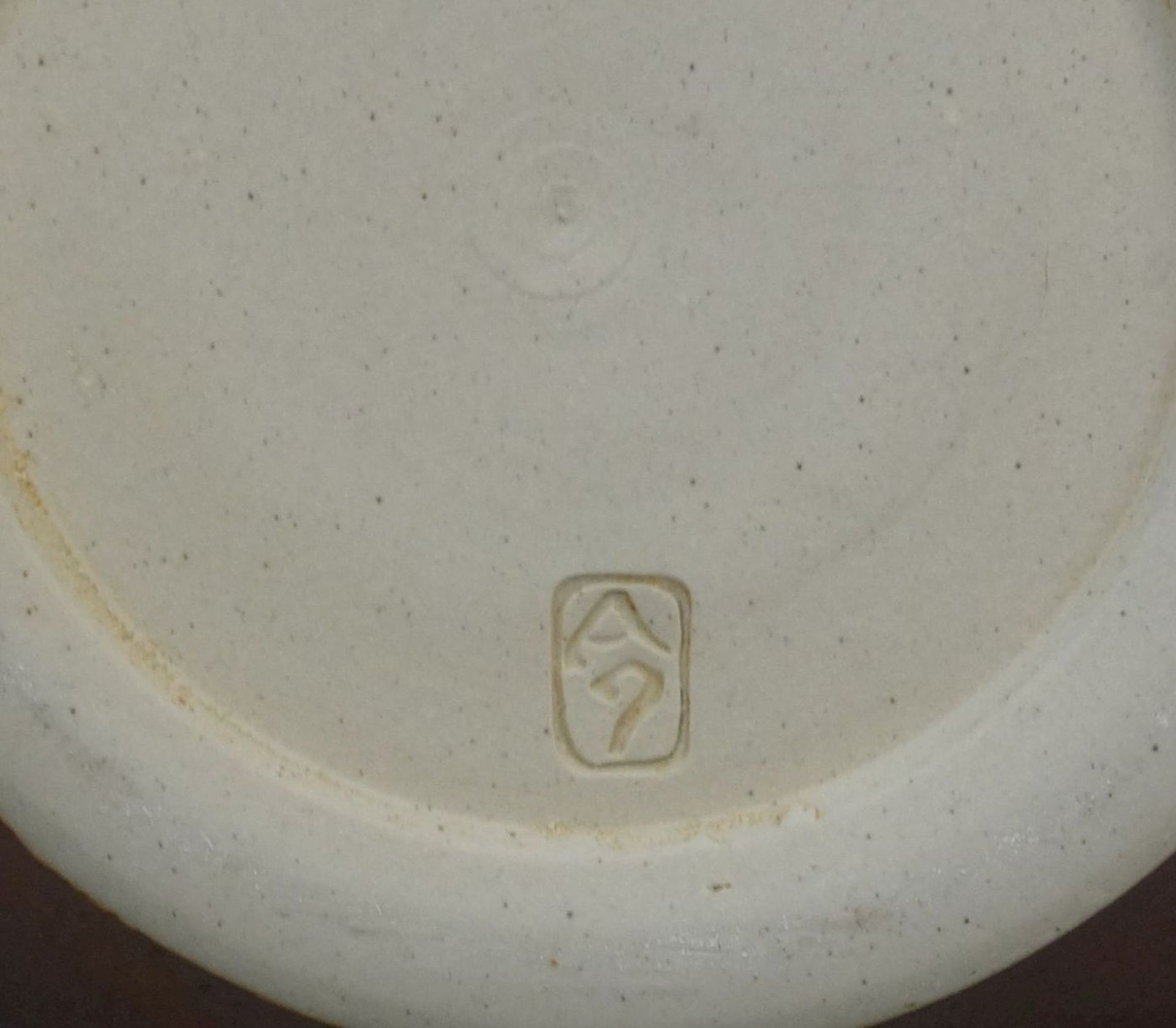 JÜRGENS, ACKI (geb. 1949), Studiokeramik: "Vase", heller Scherben, braun glasiert mit leichter - Bild 4 aus 4