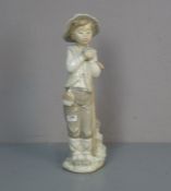 FIGUR: "Knabe mit Vogel" / porcelain figure: "boy with a bird", Porzellan, Manufaktur Nao, Valencia