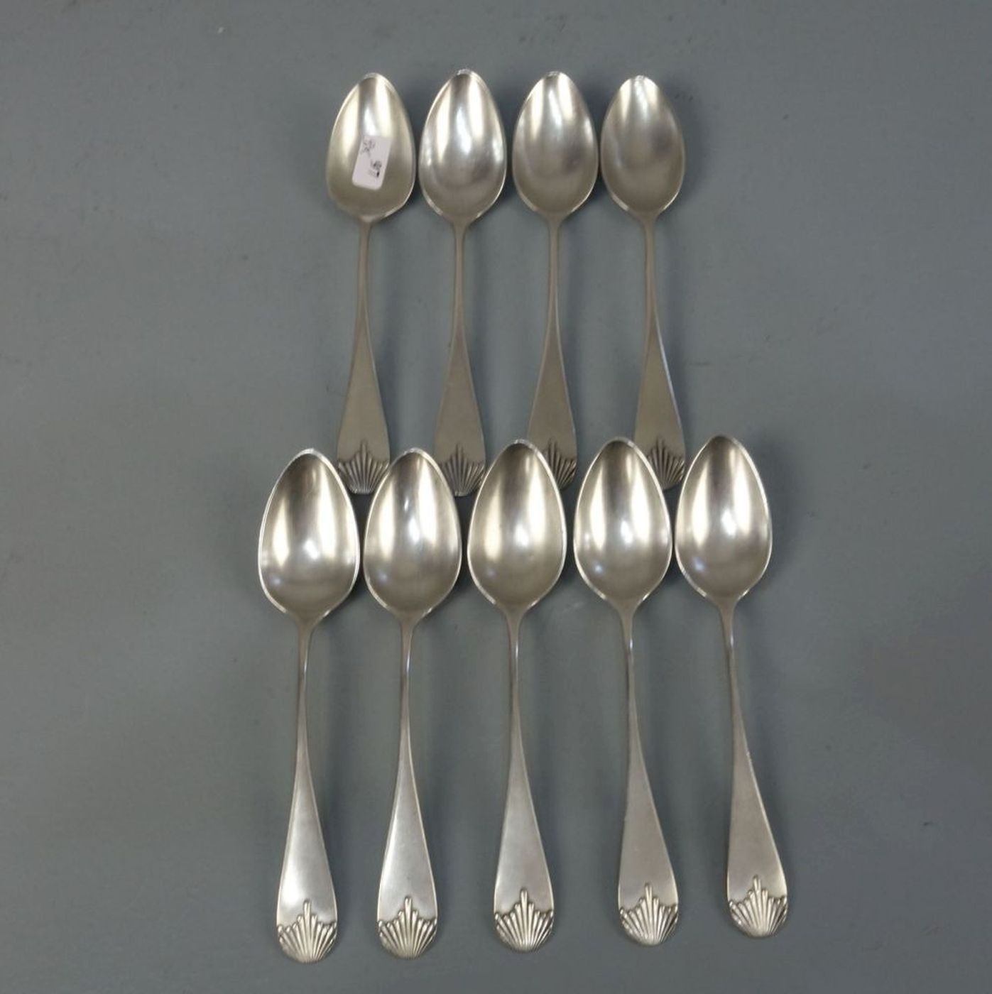 9 KAFFEE - ODER TEELÖFFEL / 9 silver spoons, 800er Silber (insgesamt 186,5 g), gepunzt mit