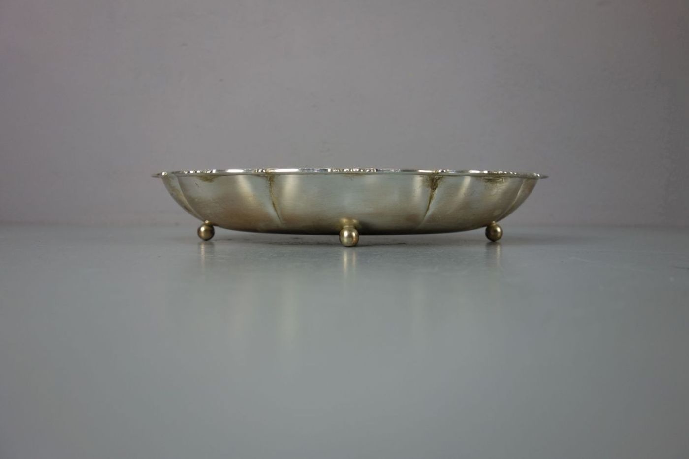 VERSILBERTE SCHALE / plated bowl, WMF - Württembergische Metallwarenfabrik Geislingen. Geschweifte, - Bild 3 aus 3