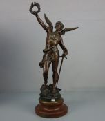 MOREAU, LOUIS (1883-1952), Skulptur / sculpture: "Triumph - Allegorie des Sieges", mehrfarbig