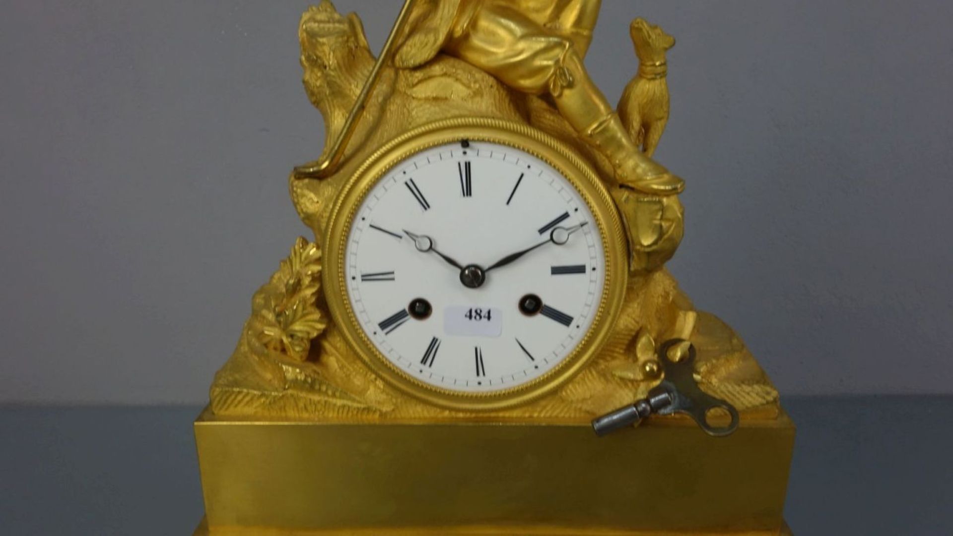 FIGÜRLICHE PENDULE / KAMINUHR "Wanderer auf der Rast" / fire place clock, Frankreich, um 1840. - Bild 2 aus 7